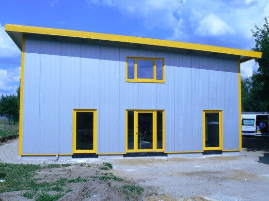 Fenster und Türen für Industriegebäude