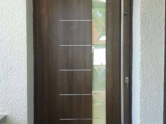 Haustür in Holzoptik